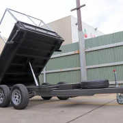 8x5 Hydraulic Tipper Trailer 2800kg Gvm 3ft cage 5 copy