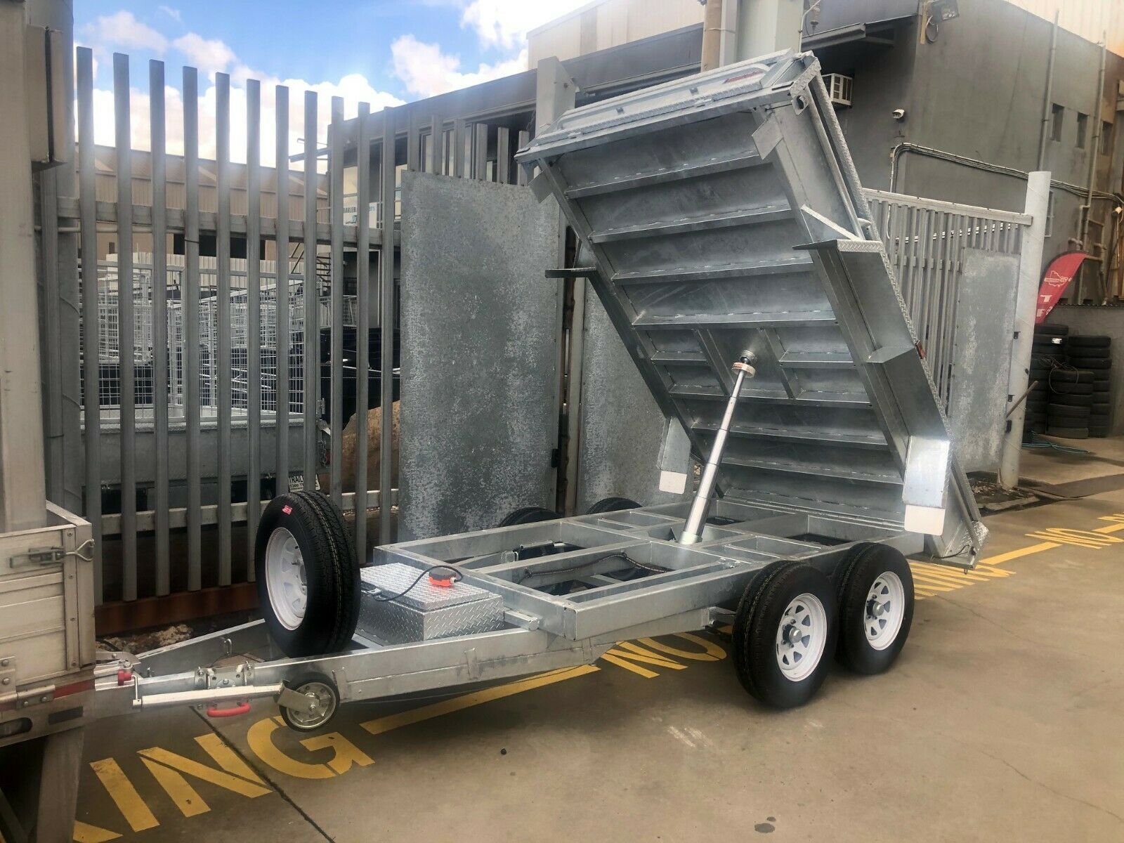 8x5 Australian Galvanised Heavy Duty Hydraulic Tipper Trailer for Sale ...