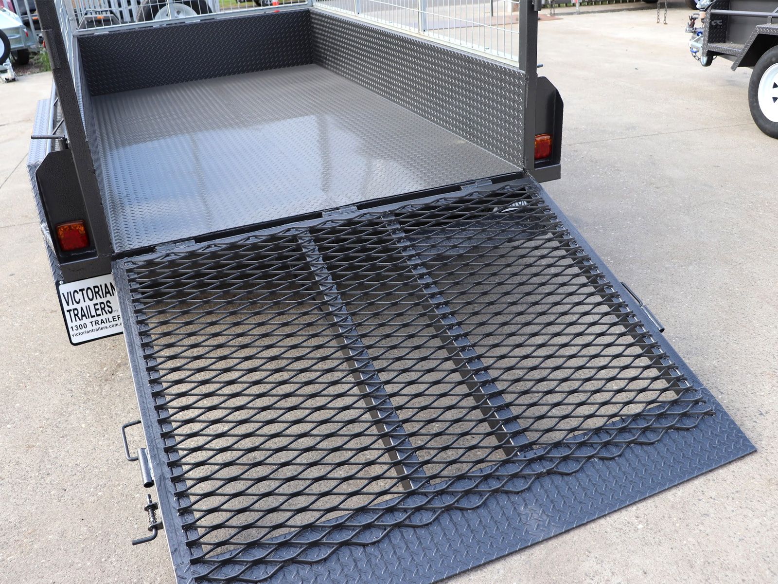 8x5 Heavy Duty Cage Trailer for Sale with 1 Piece Mesh