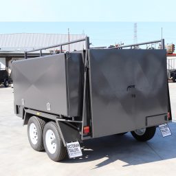 Tandem Gardening Trailer with Side Toolbox